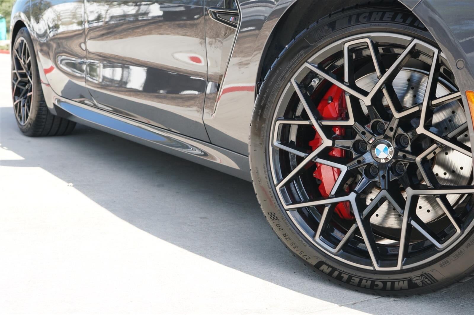 2022 BMW M8
