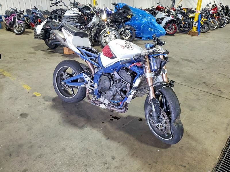2011 TRIUMPH Daytona