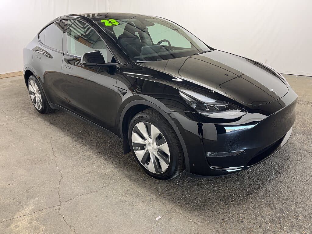 2023 TESLA Model Y