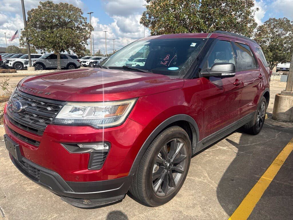 2018 FORD Explorer