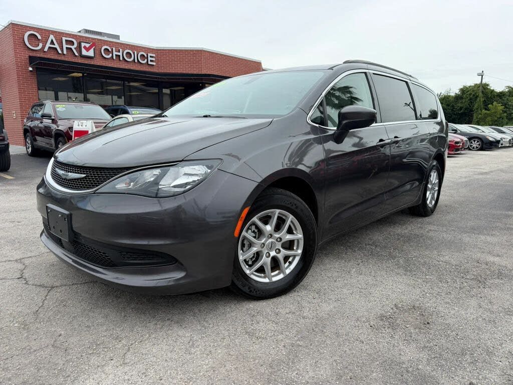 2021 CHRYSLER Voyager