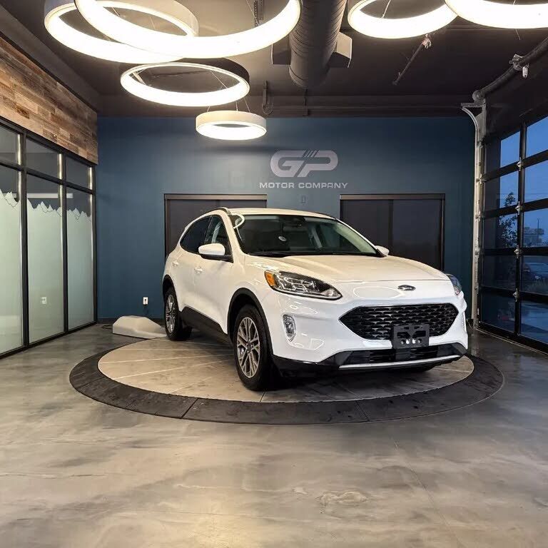 2021 FORD Escape