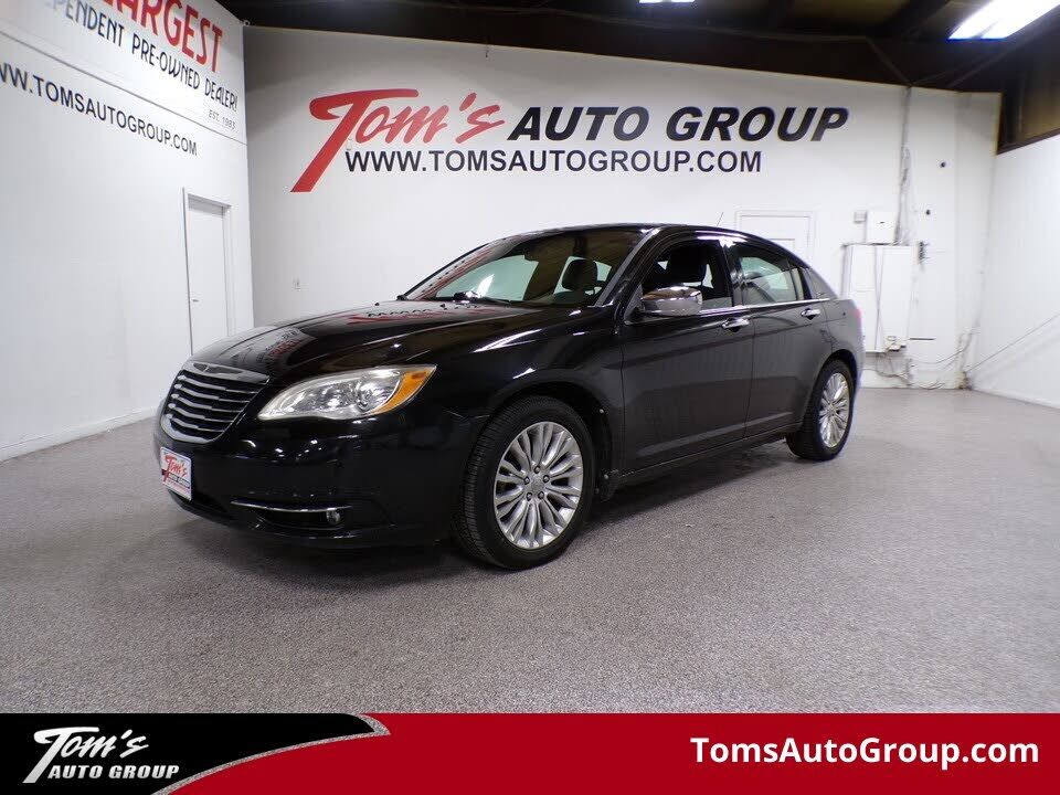 2011 CHRYSLER 200