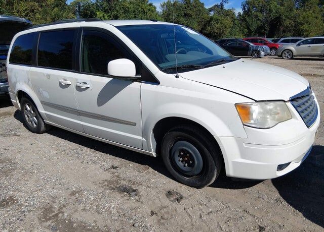 2010 CHRYSLER Town and Country