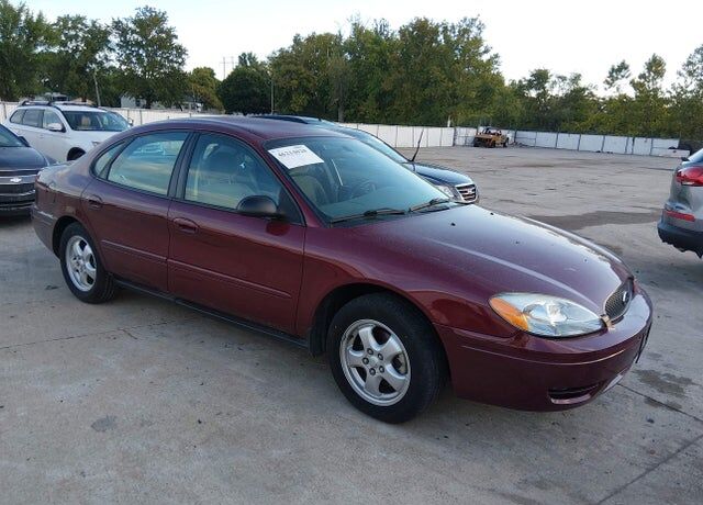 2004 FORD Taurus