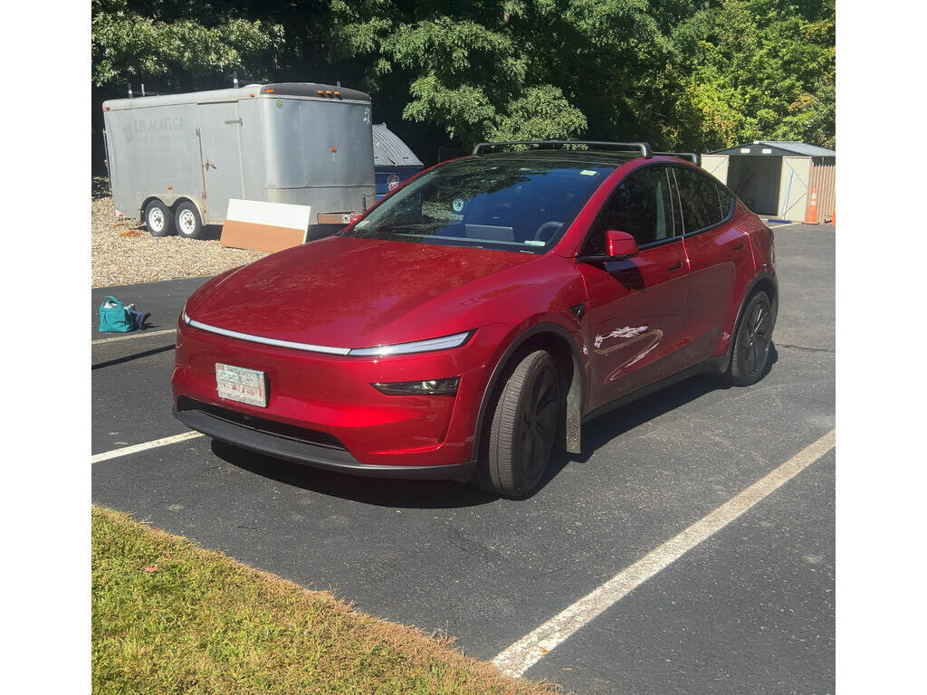 2026 TESLA Model Y