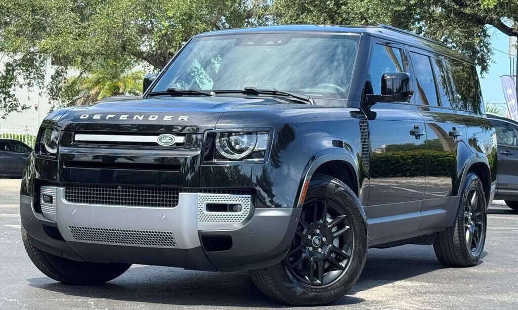 2024 LAND ROVER Defender