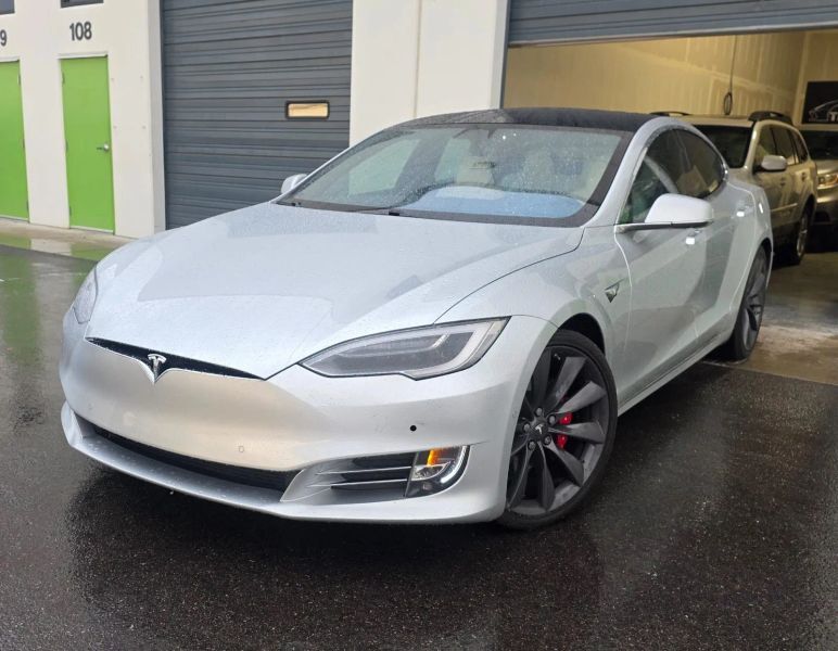 2017 TESLA Model S