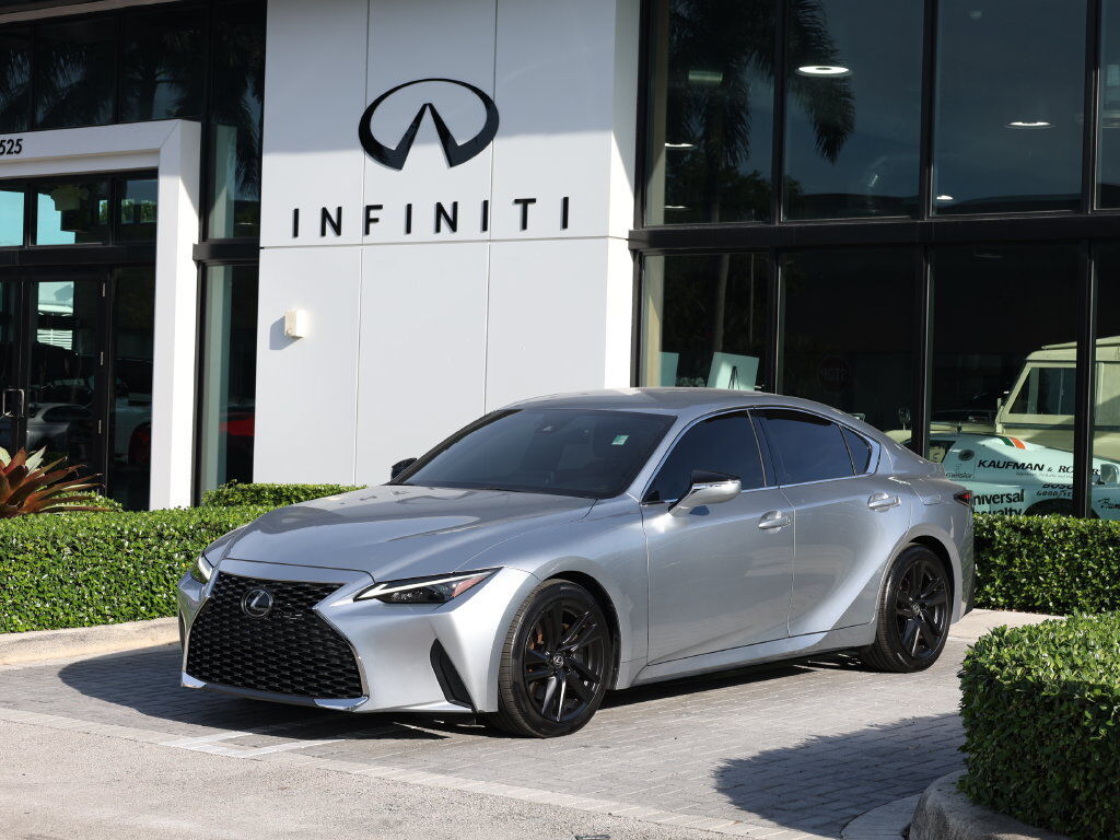 2021 LEXUS IS