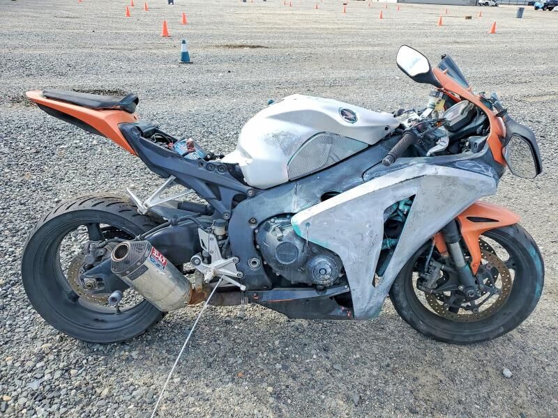 2010 HONDA CB