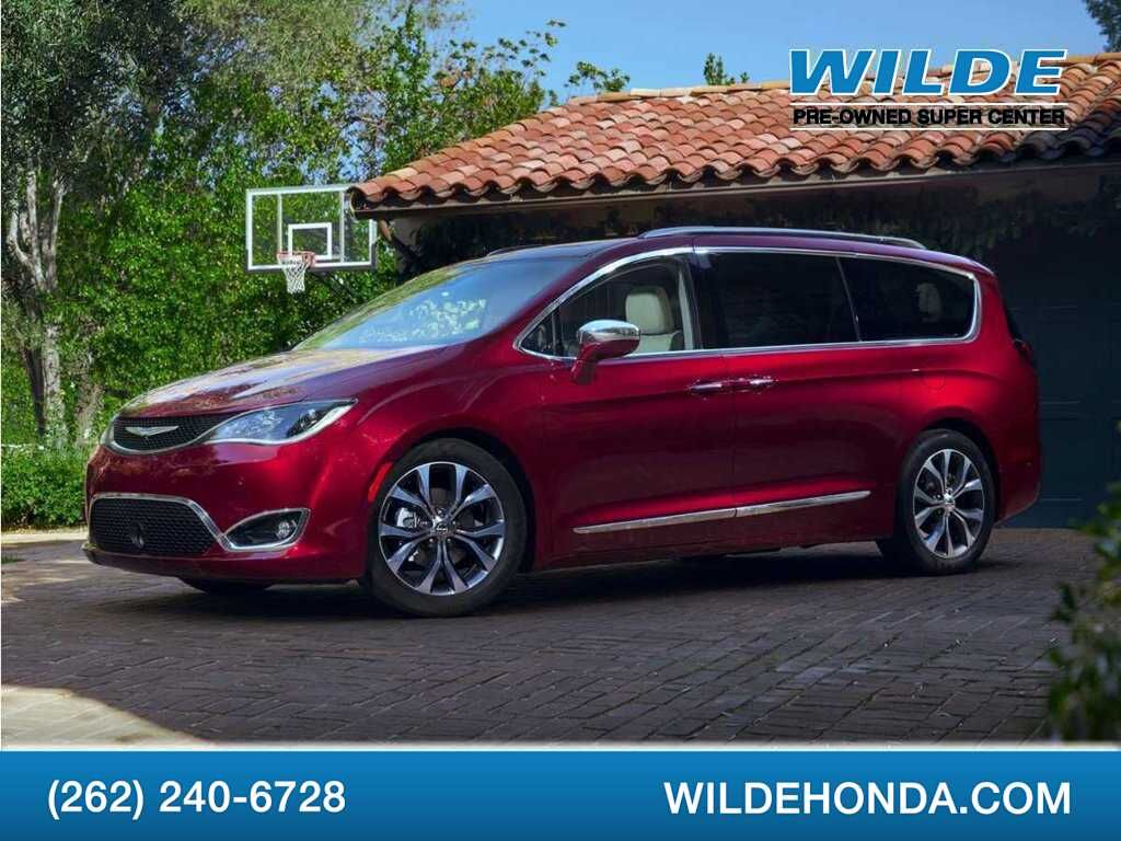 2017 CHRYSLER Pacifica