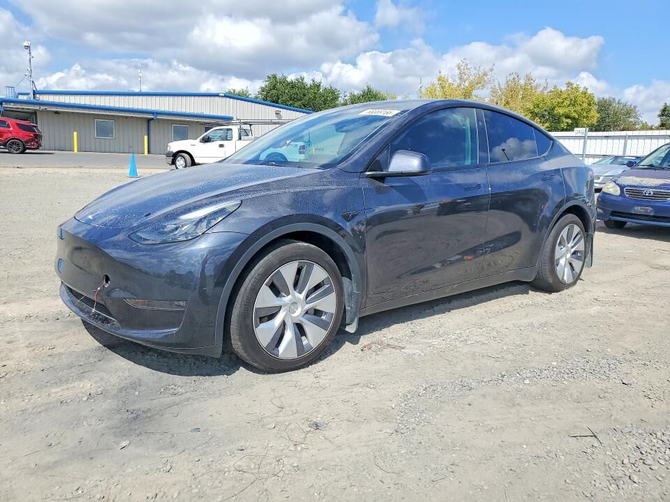 2024 TESLA Model Y