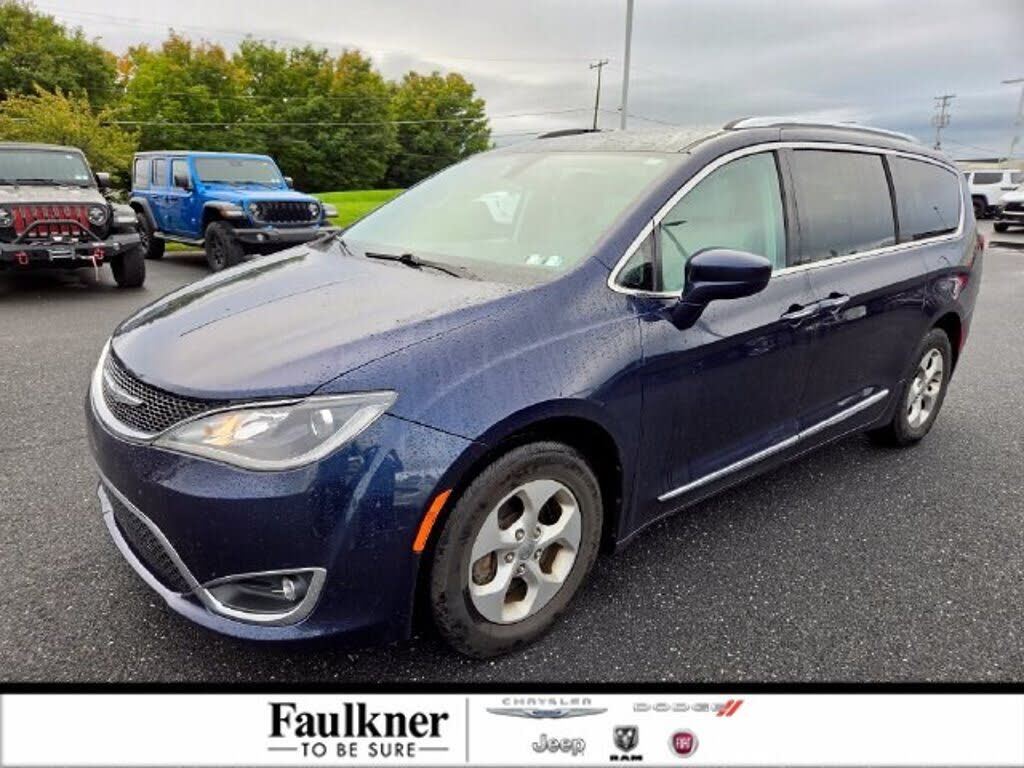 2017 CHRYSLER Pacifica