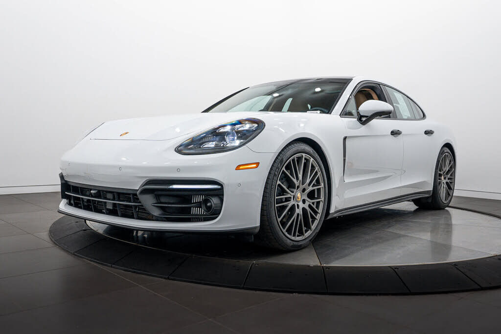 2022 PORSCHE Panamera