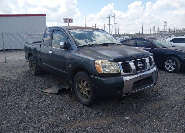 2004 NISSAN Titan