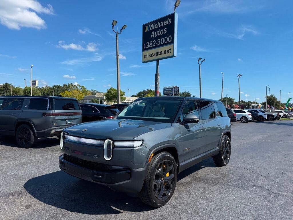 2025 RIVIAN R1S