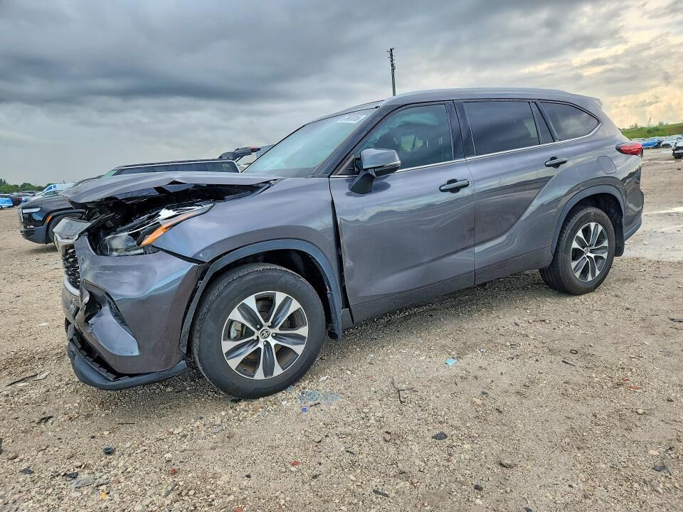 2021 TOYOTA Highlander