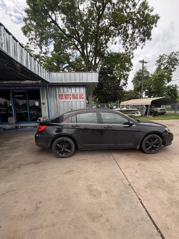 2013 CHRYSLER 200