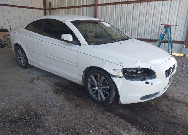 2010 VOLVO C70