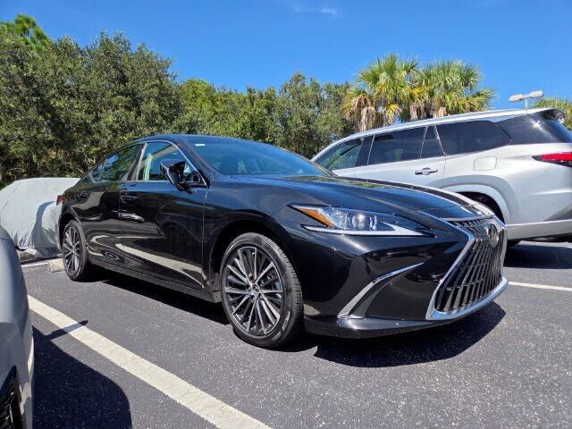 2024 LEXUS ES