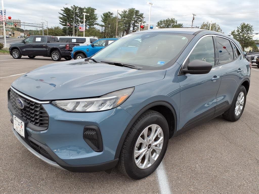 2024 FORD Escape