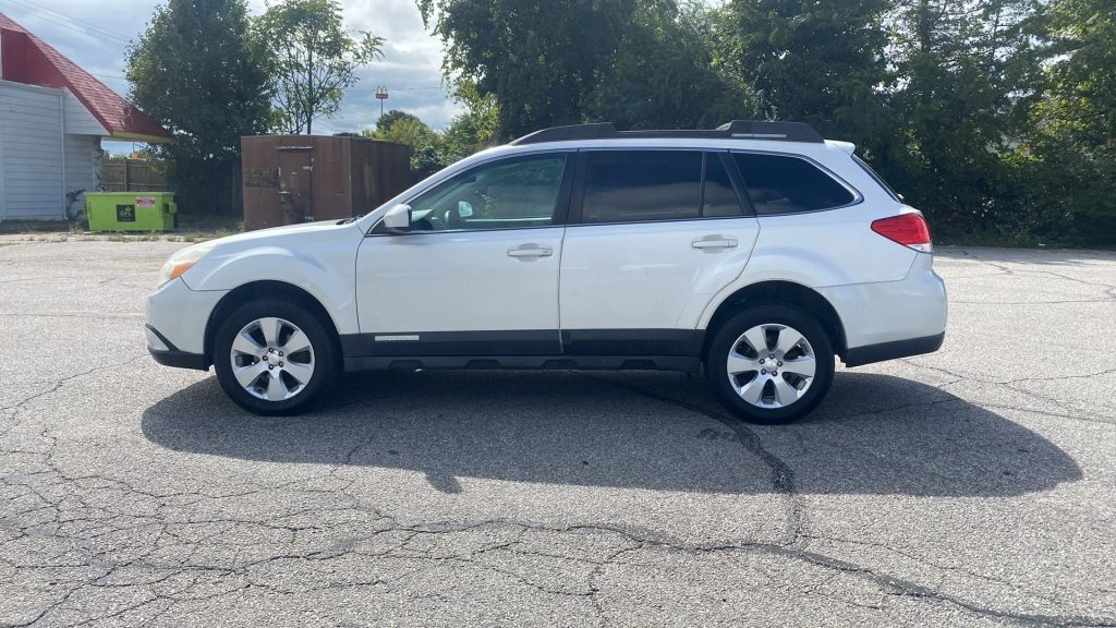 2011 SUBARU Outback