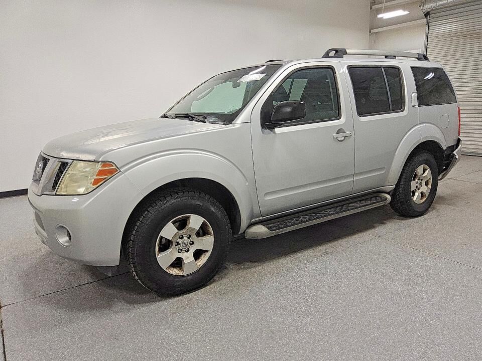2011 NISSAN Pathfinder