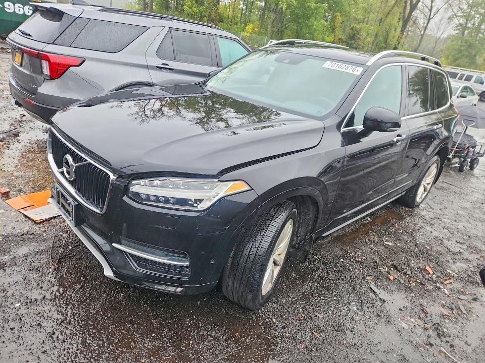 2017 VOLVO XC90