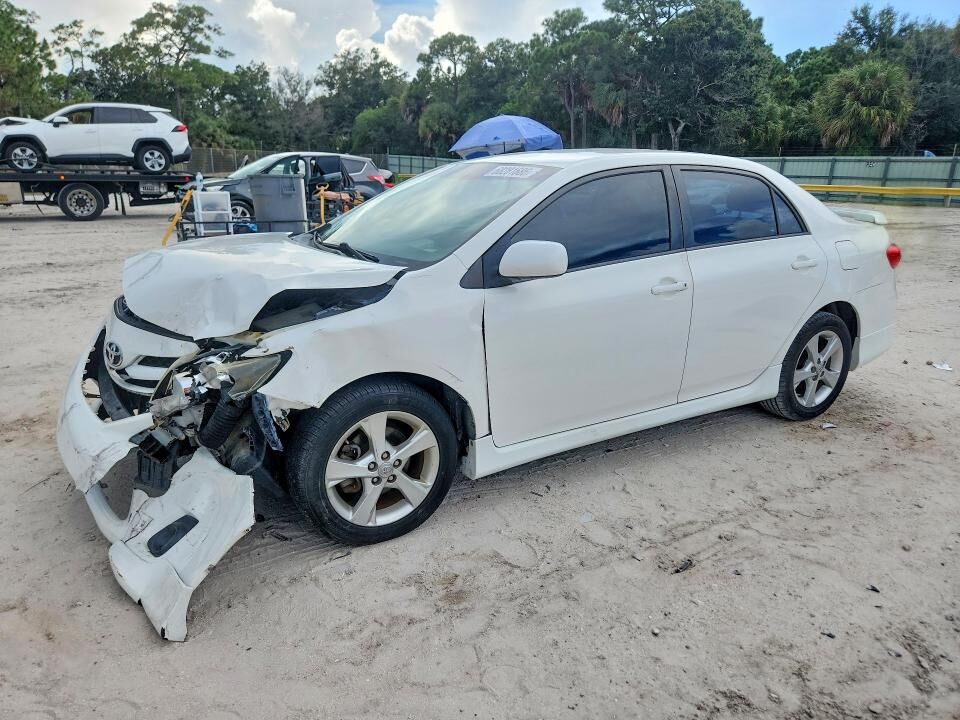 2013 TOYOTA Corolla