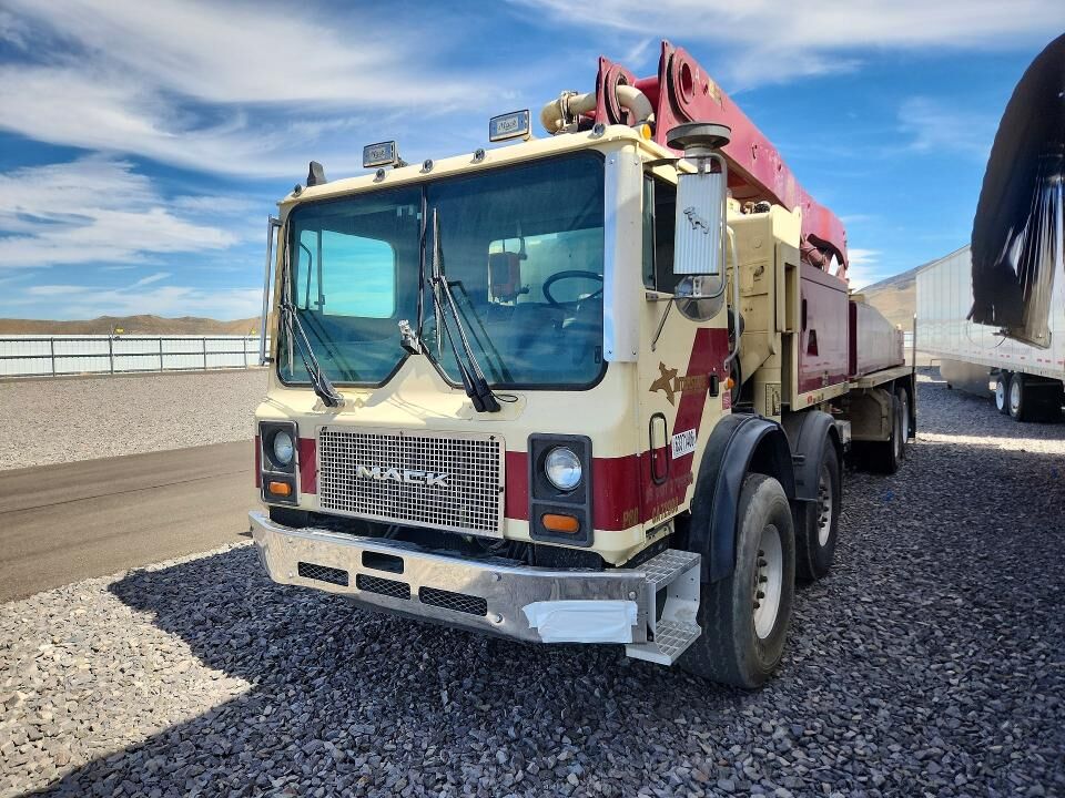 2007 MACK MR