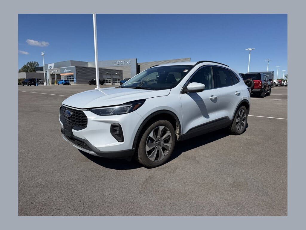 2025 FORD Escape