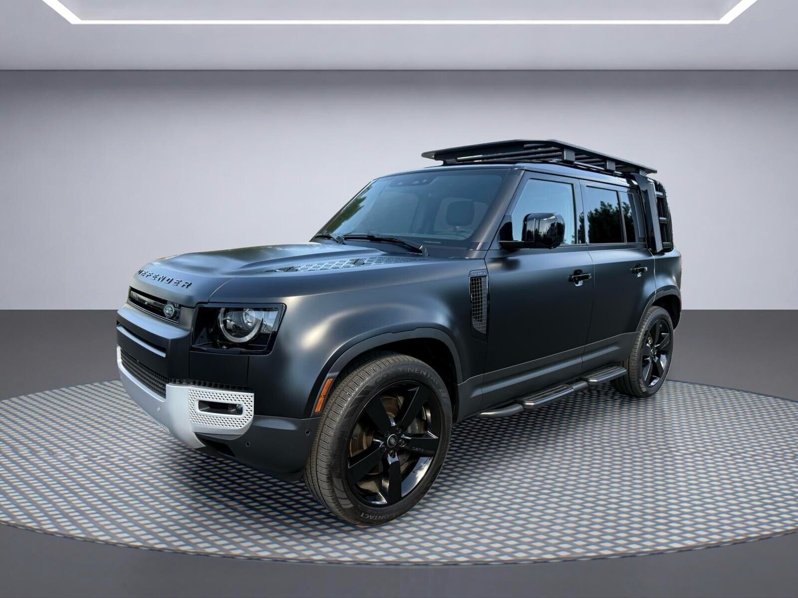 2024 LAND ROVER Defender