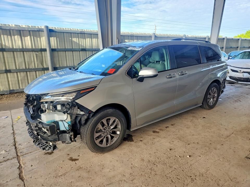 2024 TOYOTA Sienna