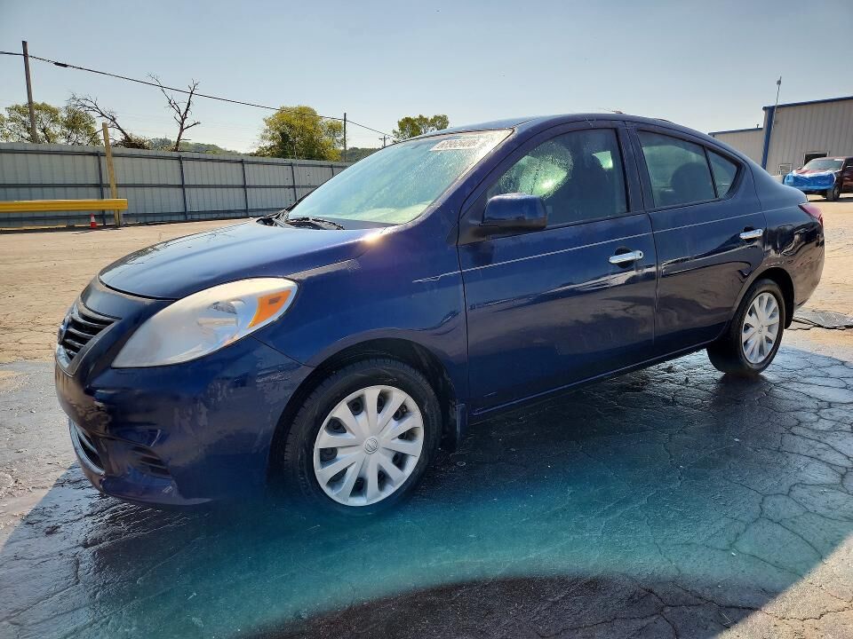 2012 NISSAN Versa