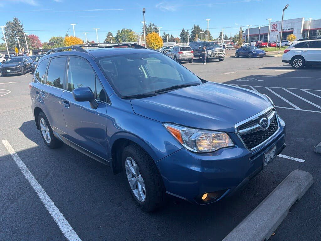 2016 SUBARU Forester
