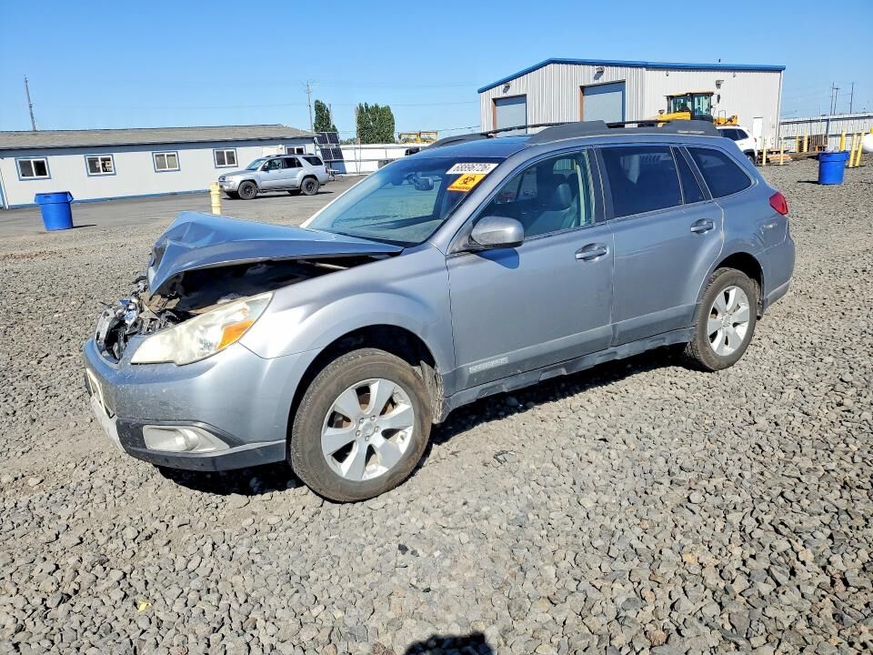 2011 SUBARU Outback