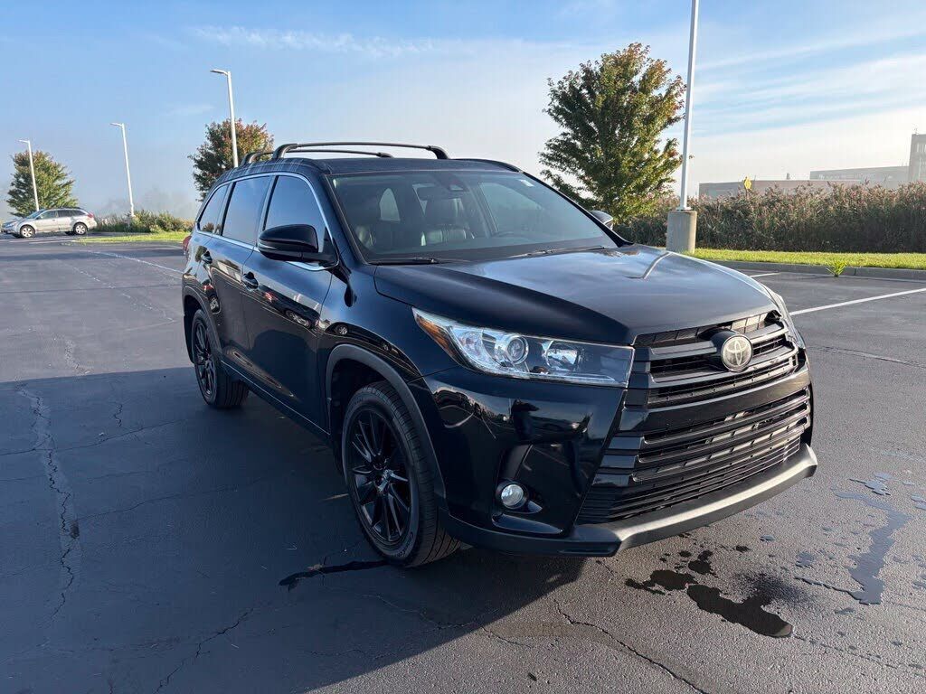 2017 TOYOTA Highlander