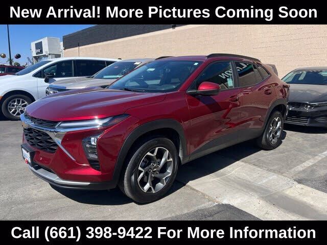 2025 CHEVROLET Trax