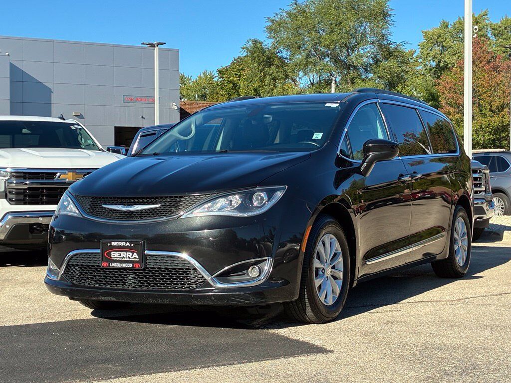 2017 CHRYSLER Pacifica