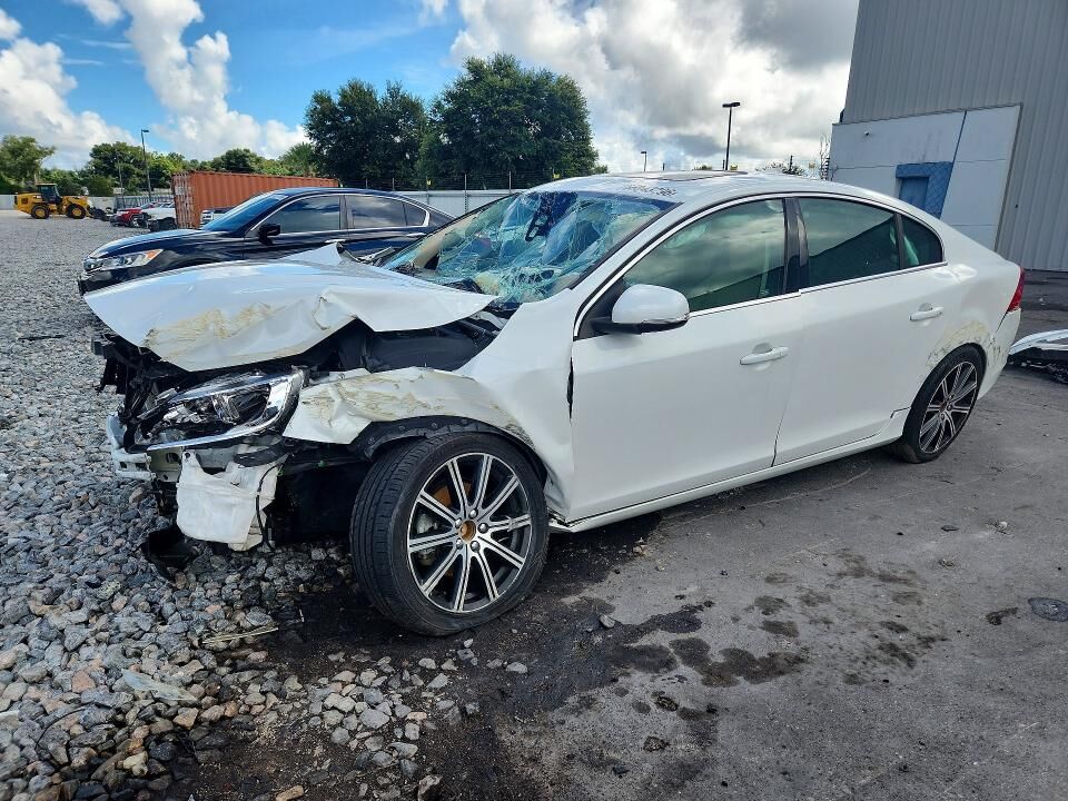 2018 VOLVO S60
