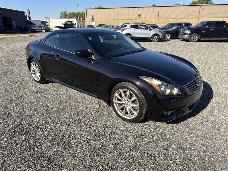 2011 INFINITI G37