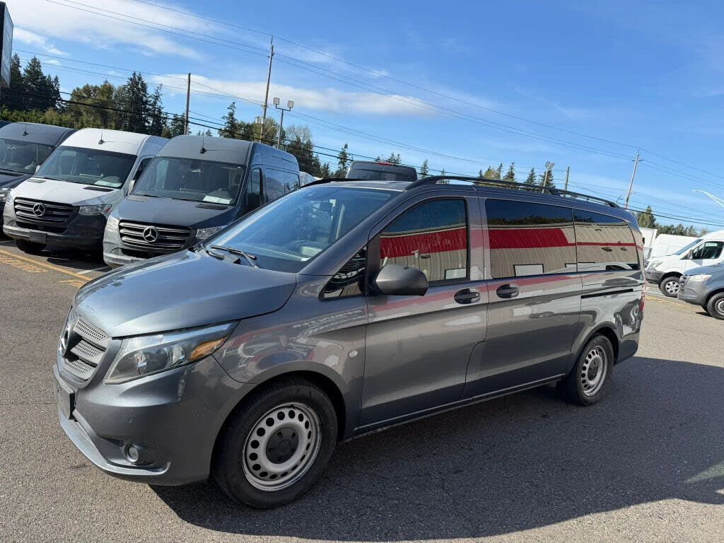 2016 Mercedes-Benz METRIS