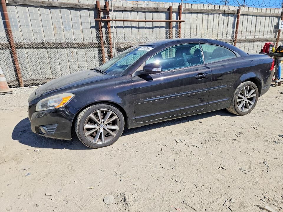 2011 VOLVO C70