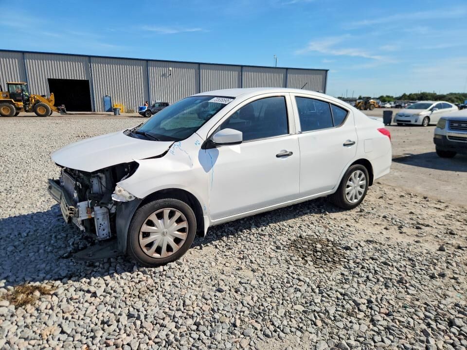 2018 NISSAN Versa