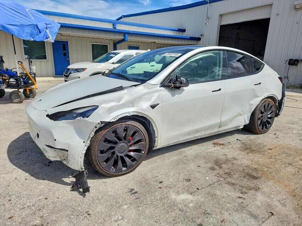 2022 TESLA Model Y