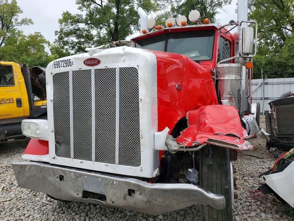 2015 PETERBILT 389