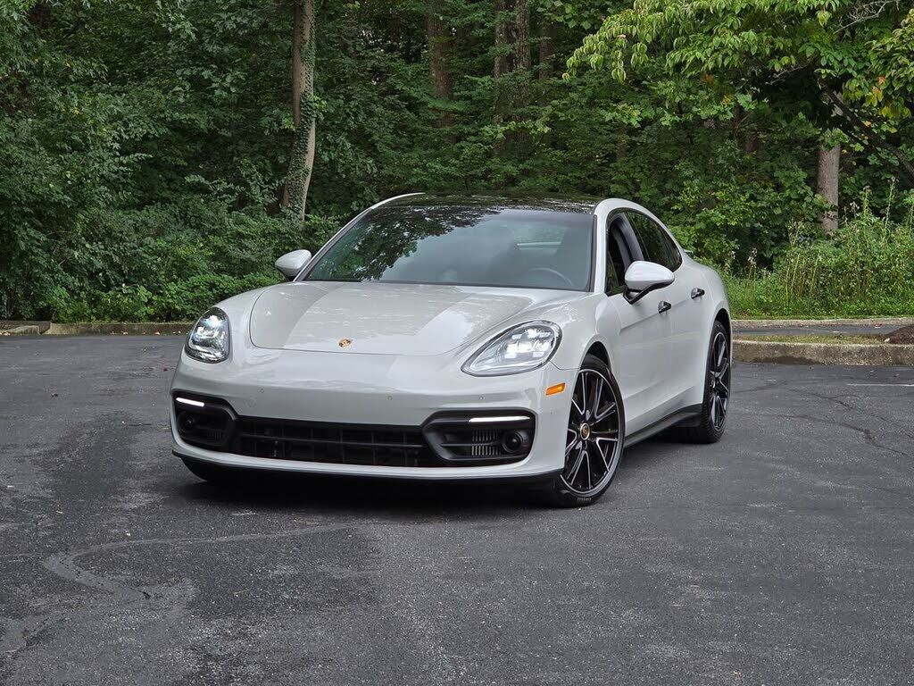 2023 PORSCHE Panamera
