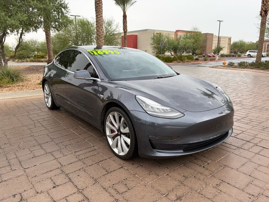 2018 TESLA Model 3