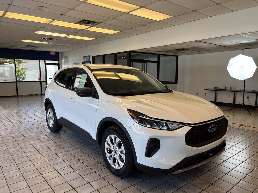 2025 FORD Escape