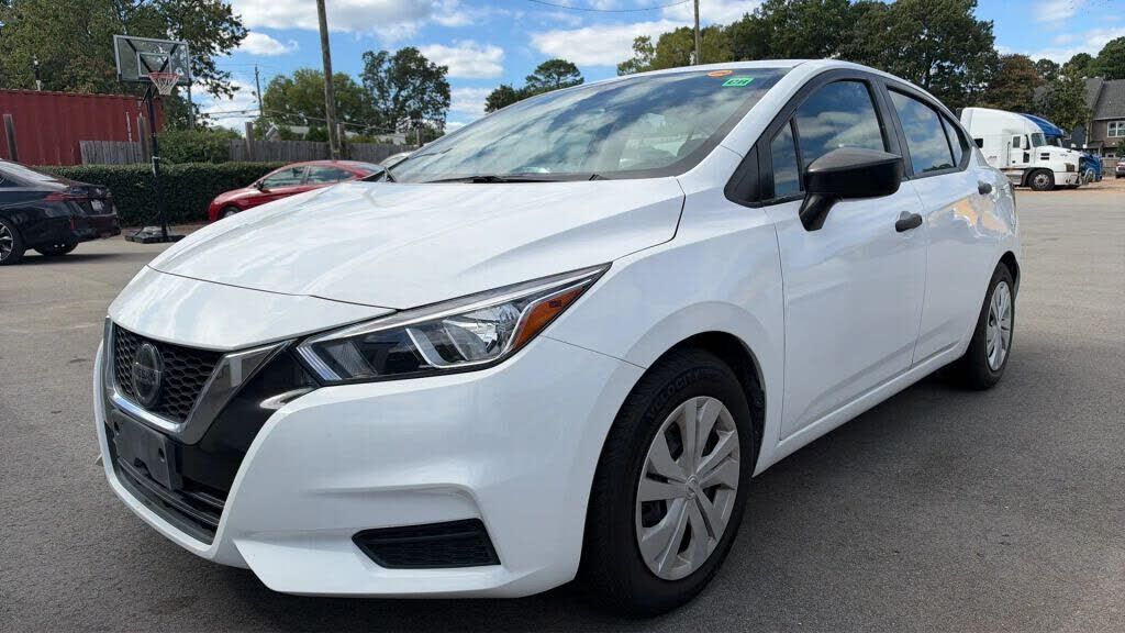 2022 NISSAN Versa